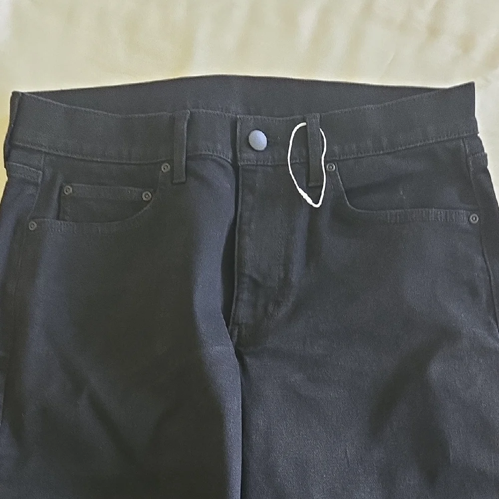 Men's Black Straight-Leg Jeans - Classic Everyday Style